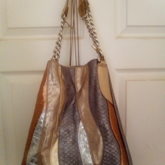 💥Handbag NWOT Metallic tote handbag - versatile 😻 - Picture 3 of 8